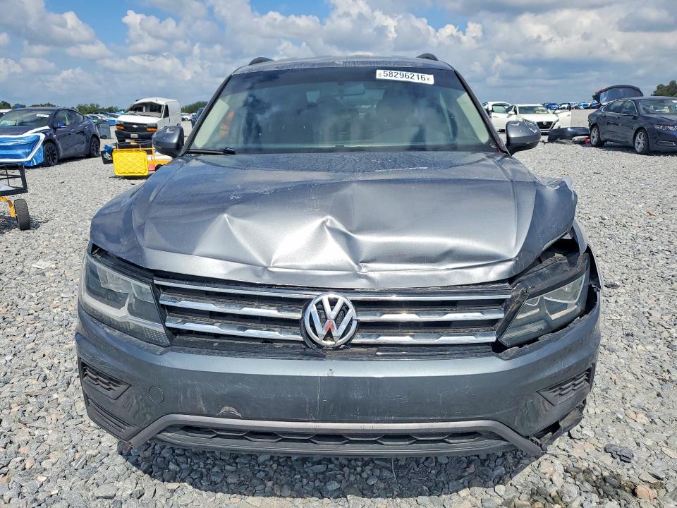 2020 Volkswagen Tiguan მანქანა იყიდება აუქციონზე, vin: 3VV1B7AXXLM038504, აუქციონის ნომერი: 58296216