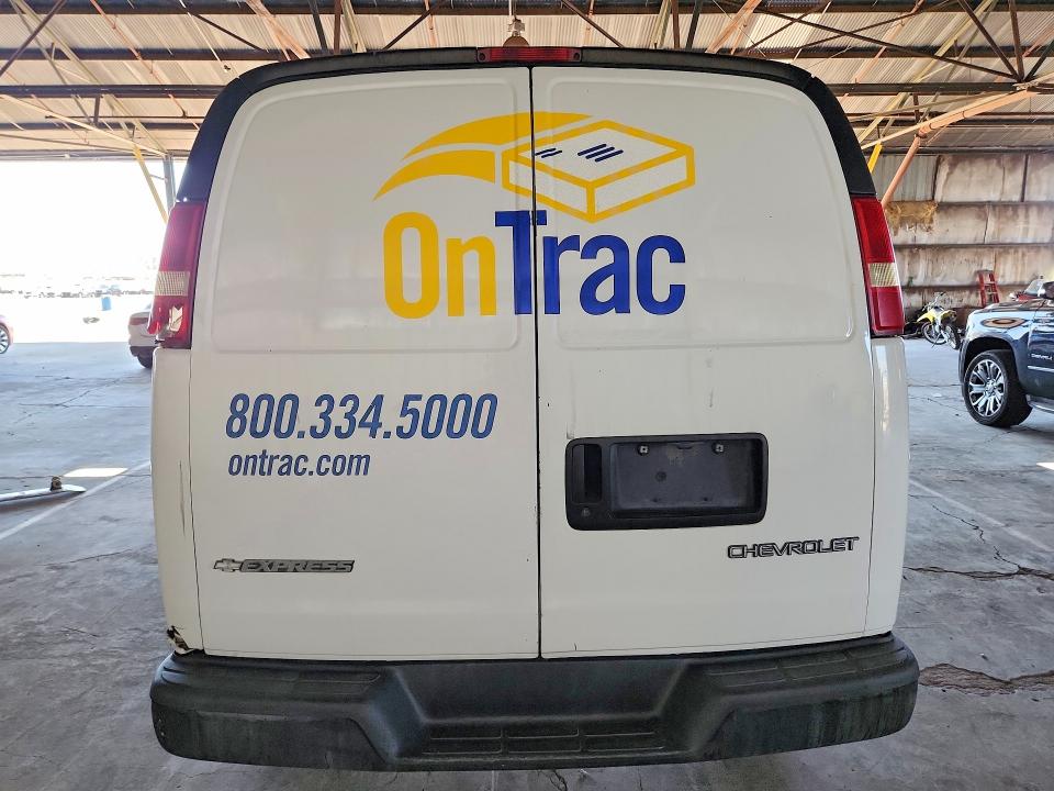 57189976 :رقم المزاد ، 1GCFG15XX51129950 vin ، 2005 Chevrolet Express G1500 مزاد بيع