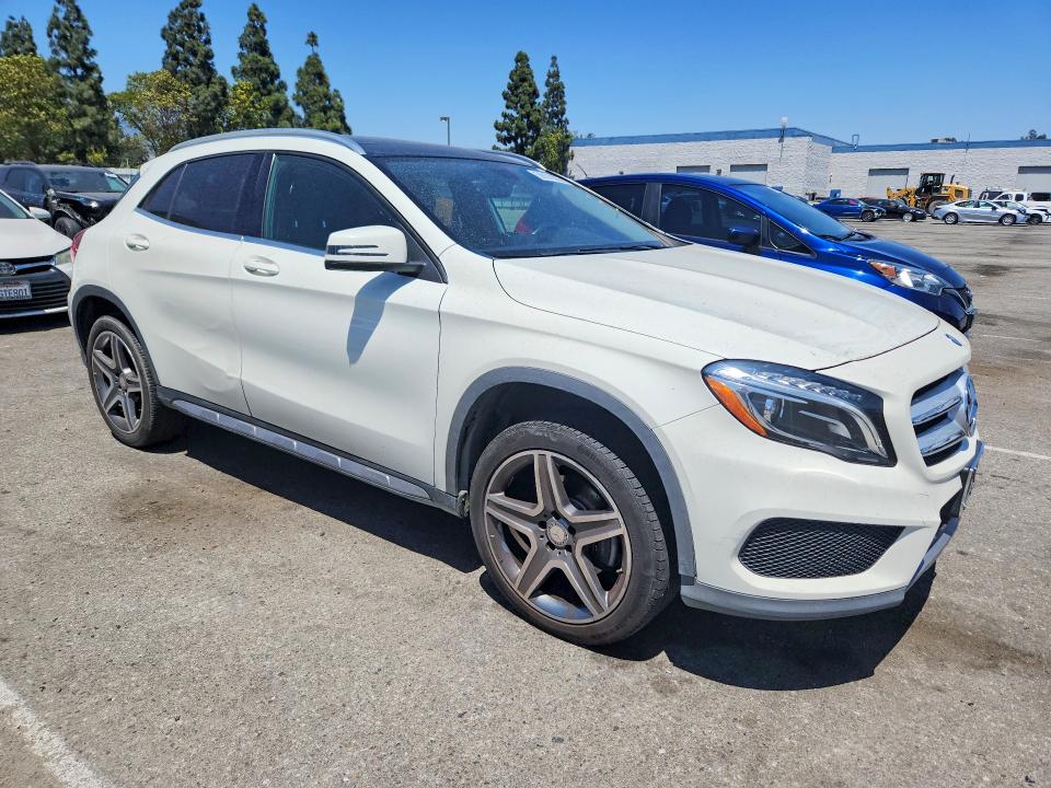 56079926 :رقم المزاد ، WDCTG4GB2FJ033490 vin ، 2015 Mercedes-benz Gla مزاد بيع