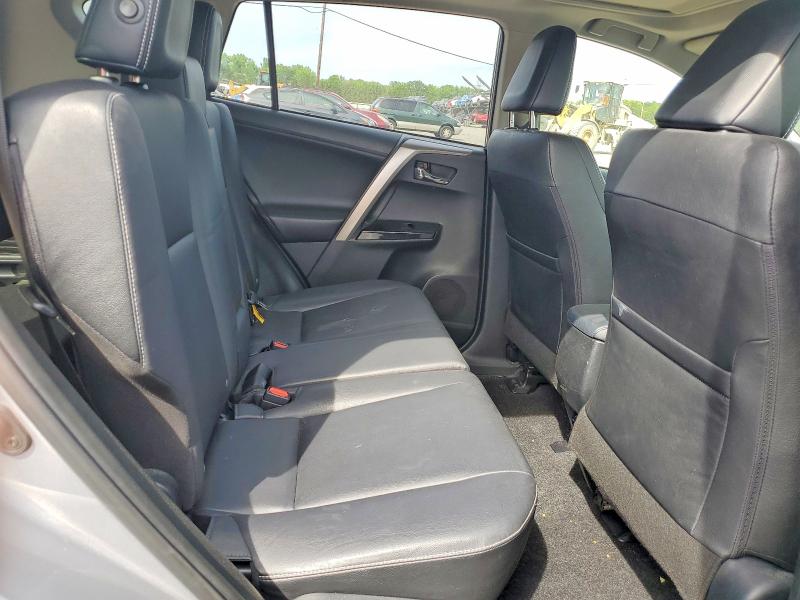 56091976 :رقم المزاد ، JTMDFREV5JD239269 vin ، 2018 Toyota Rav4 مزاد بيع