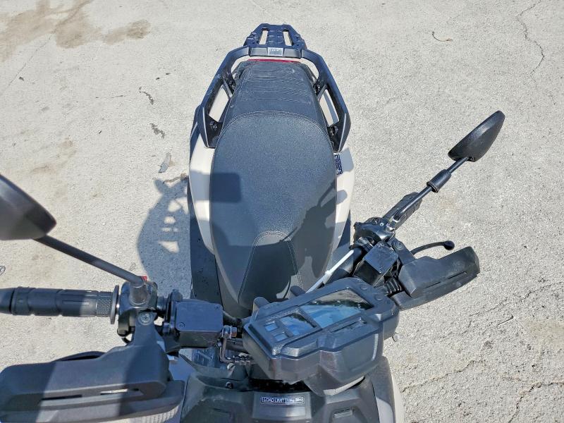 57747716 :رقم المزاد ، RKRSEH9Y9SA007391 vin ، 2025 Yamaha Yw125 مزاد بيع