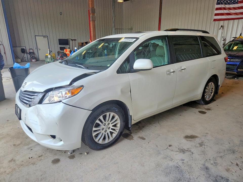 57058406 :رقم المزاد ، 5TDYZ3DC3HS874088 vin ، 2017 Toyota Sienna مزاد بيع