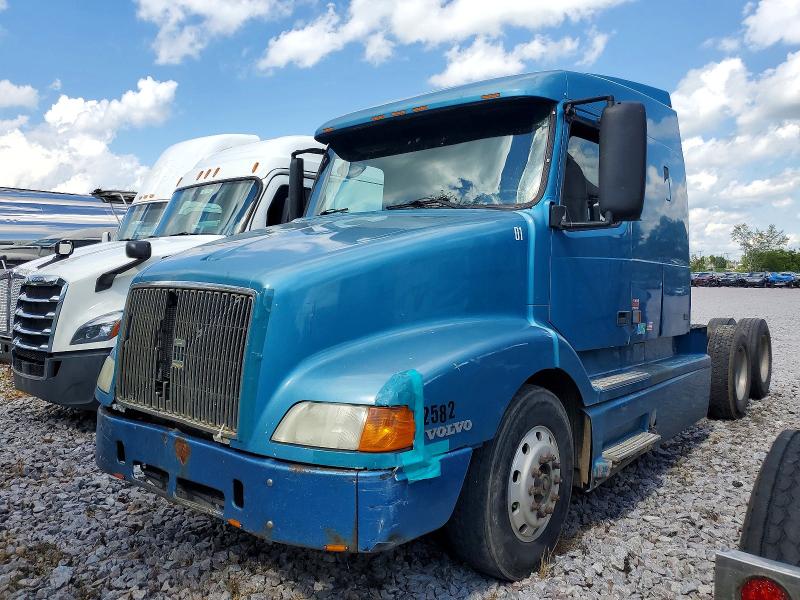 58588286 :رقم المزاد ، 4VG7DAGH4WN755028 vin ، 1998 Volvo Vnl مزاد بيع