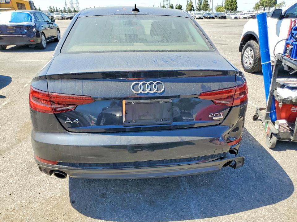 57250196 :رقم المزاد ، WAUKMAF45JA228680 vin ، 2018 Audi A4 مزاد بيع