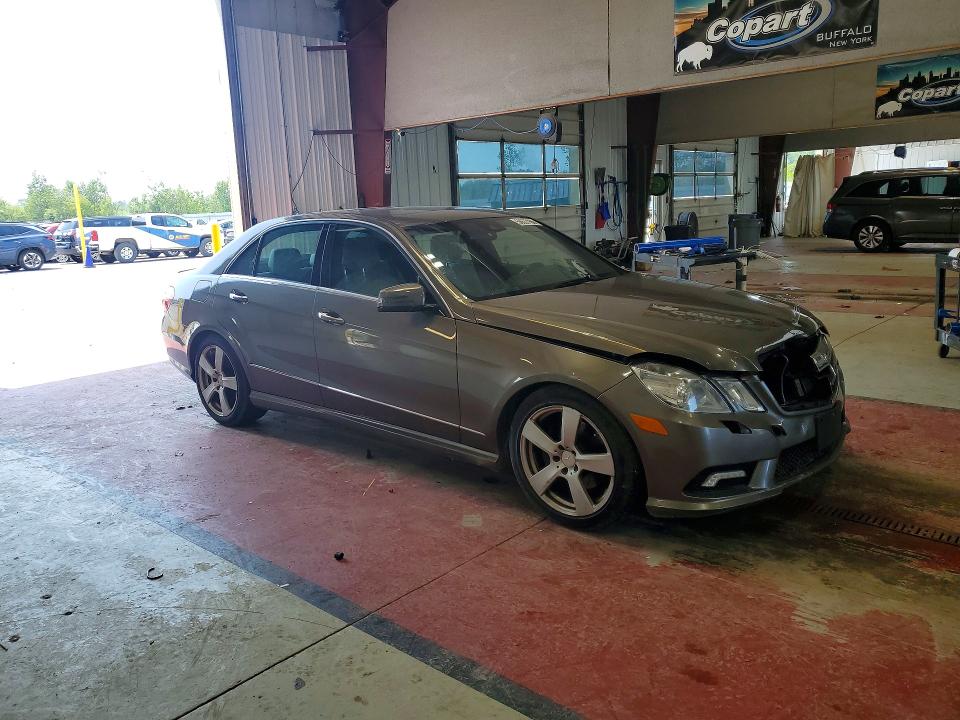 58637166 :رقم المزاد ، WDDHF8HB2AA092882 vin ، 2010 Mercedes-benz E مزاد بيع