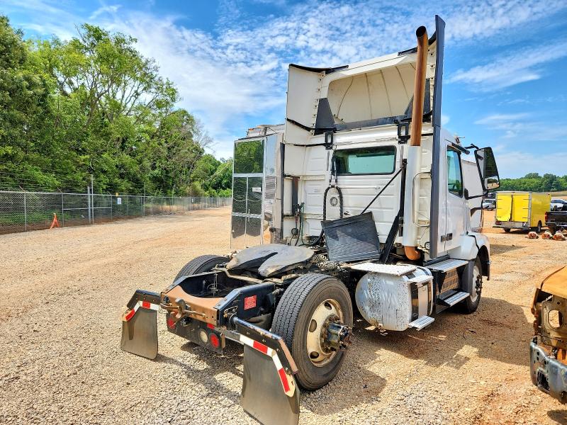 2017 Volvo Vnl მანქანა იყიდება აუქციონზე, vin: 4V4N39TG9HN988098, აუქციონის ნომერი: 53844446