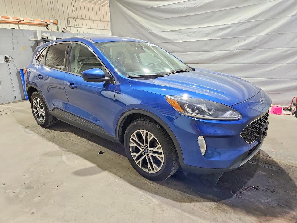 Продажа на аукционе авто 2022 Ford Escape, vin: 1FMCU9H90NUA73857, номер лота: 55849576