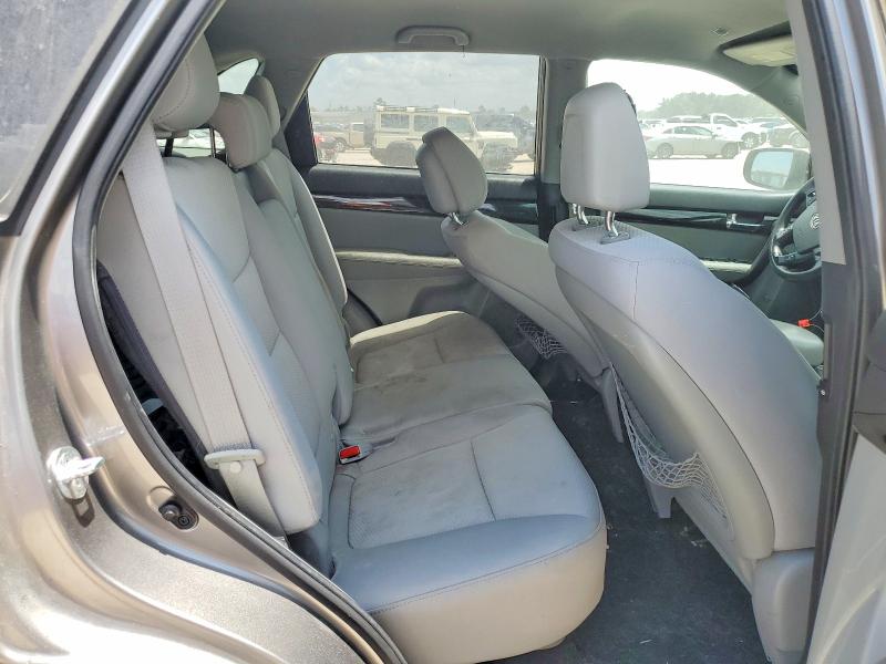 2011 Kia Sorento მანქანა იყიდება აუქციონზე, vin: 5XYKT3A18BG043586, აუქციონის ნომერი: 58994616