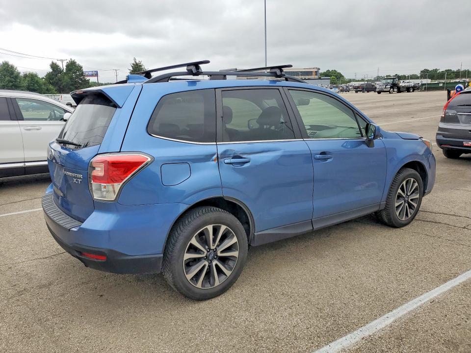 56468946 :رقم المزاد ، JF2SJGEC1HH800905 vin ، 2017 Subaru Forester مزاد بيع