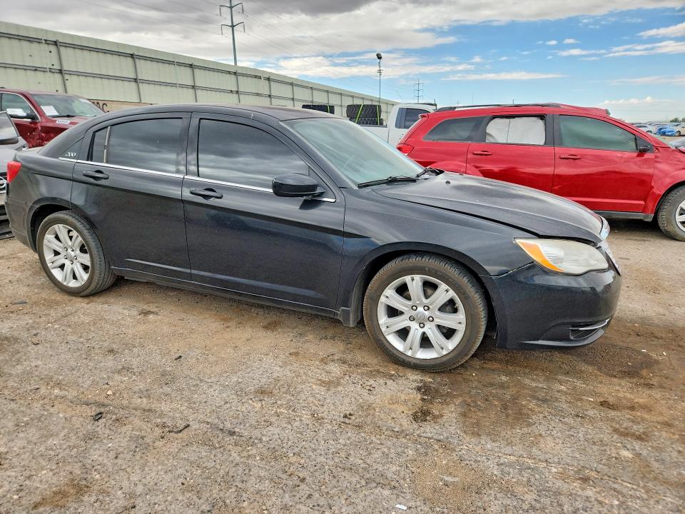 58834026 :رقم المزاد ، 1C3CCBBB4DN592904 vin ، 2013 Chrysler 200 مزاد بيع