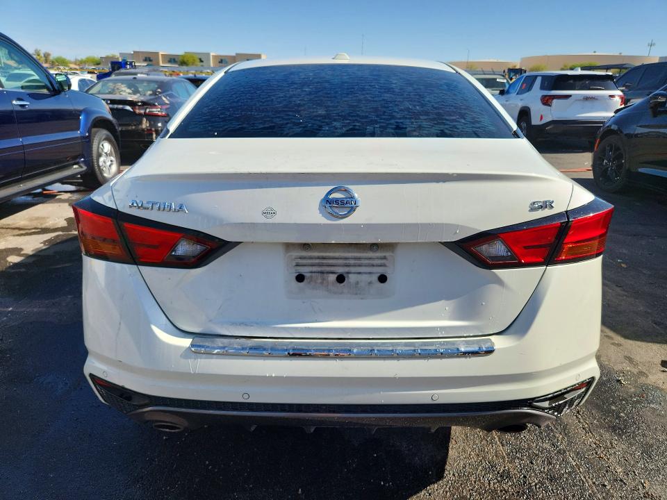55700726 :رقم المزاد ، 1N4BL4CV7MN413384 vin ، 2021 Nissan Altima مزاد بيع