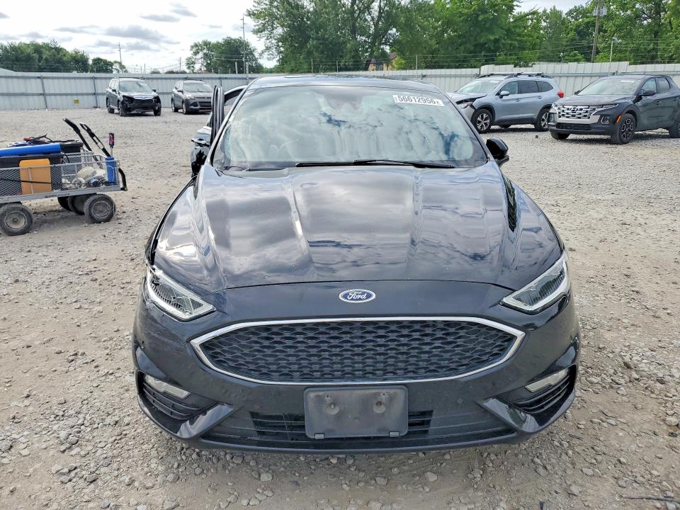 56612956 :رقم المزاد ، 3FA6P0VP6HR245561 vin ، 2017 Ford Fusion مزاد بيع