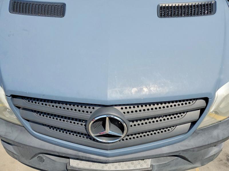 57647606 :رقم المزاد ، WD3PE7CD2JP623436 vin ، 2018 Mercedes-benz Sprinter مزاد بيع