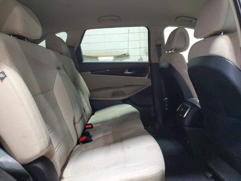 2017 Kia Sorento მანქანა იყიდება აუქციონზე, vin: 5XYPGDA54HG214152, აუქციონის ნომერი: 57703656