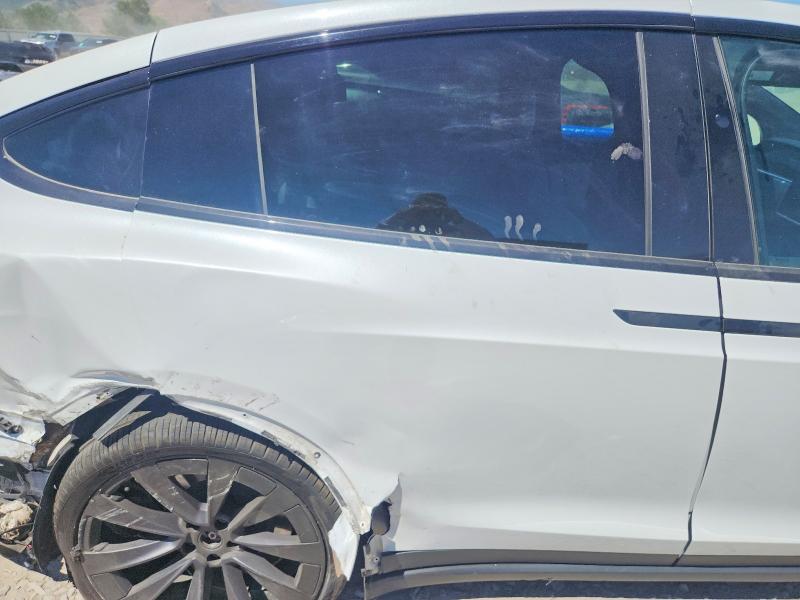 Продажа на аукционе авто 2022 Tesla Model X, vin: 7SAXCBE68NF331810, номер лота: 57781306