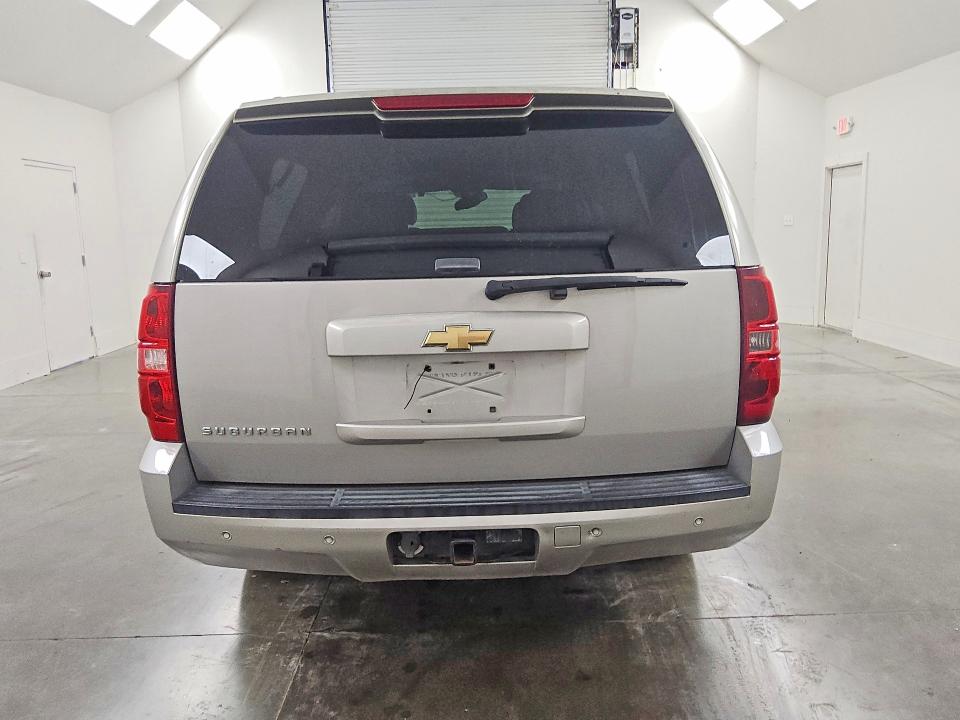 57665496 :رقم المزاد ، 1GNFC16J77J372227 vin ، 2007 Chevrolet Suburban مزاد بيع