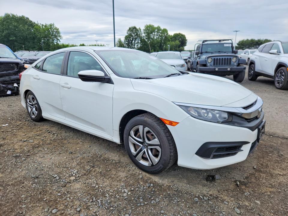 57701026 :رقم المزاد ، 19XFC2F5XJE009071 vin ، 2018 Honda Civic مزاد بيع