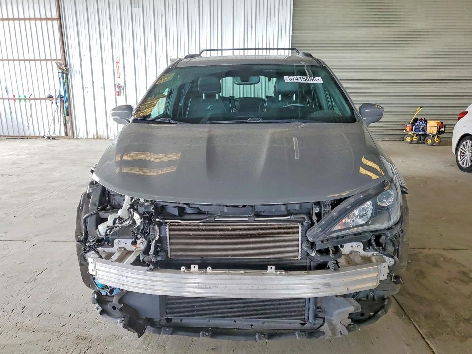 2020 Chrysler Pacifica მანქანა იყიდება აუქციონზე, vin: 2C4RC1N78LR257718, აუქციონის ნომერი: 57415896