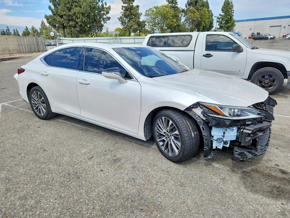 58326996 :رقم المزاد ، 58ADZ1B14LU061999 vin ، 2020 Lexus Es مزاد بيع