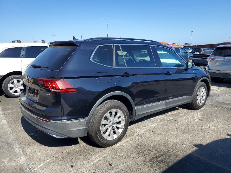 58832596 :رقم المزاد ، 3VV3B7AX9JM214416 vin ، 2018 Volkswagen Tiguan مزاد بيع