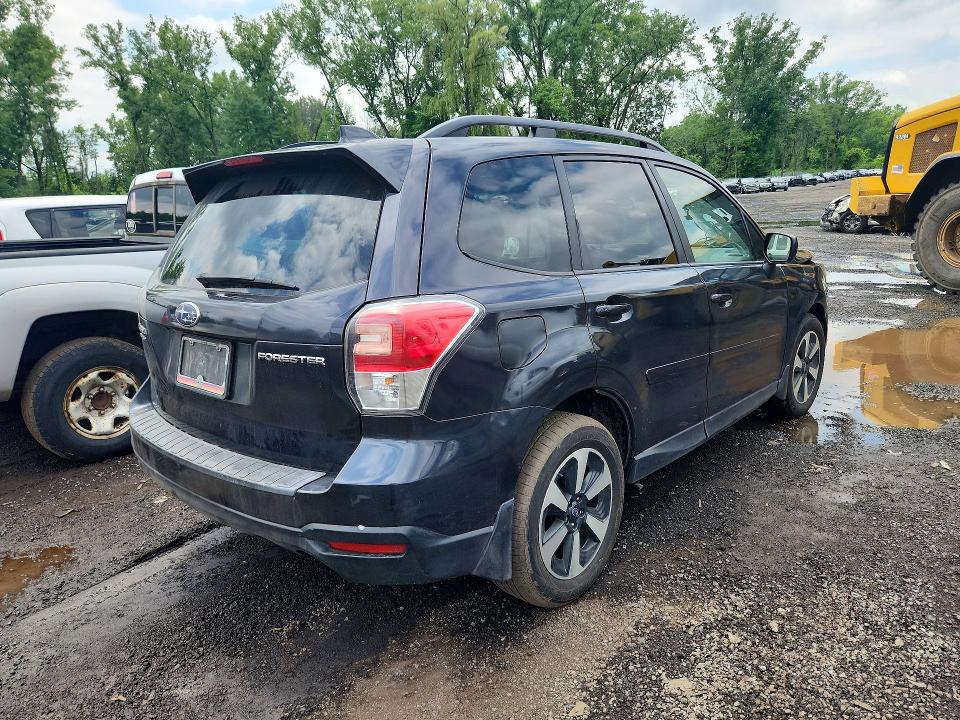 2018 Subaru Forester მანქანა იყიდება აუქციონზე, vin: JF2SJAGC7JH574322, აუქციონის ნომერი: 58276136
