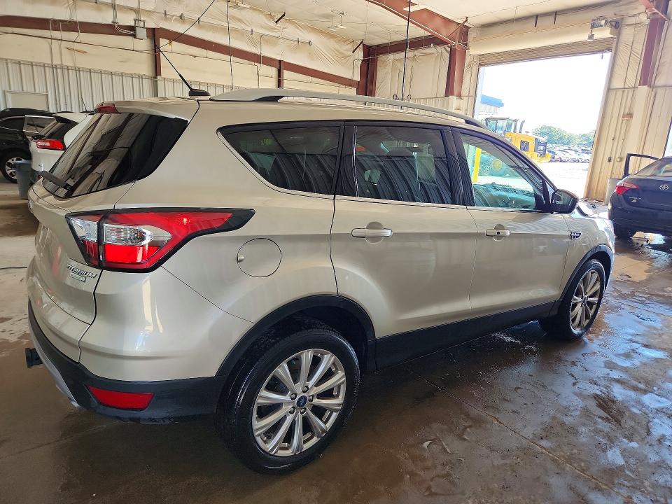 Продаж на аукціоні авто 2017 Ford Escape, vin: 1FMCU0J90HUB01571, номер лоту: 57496806