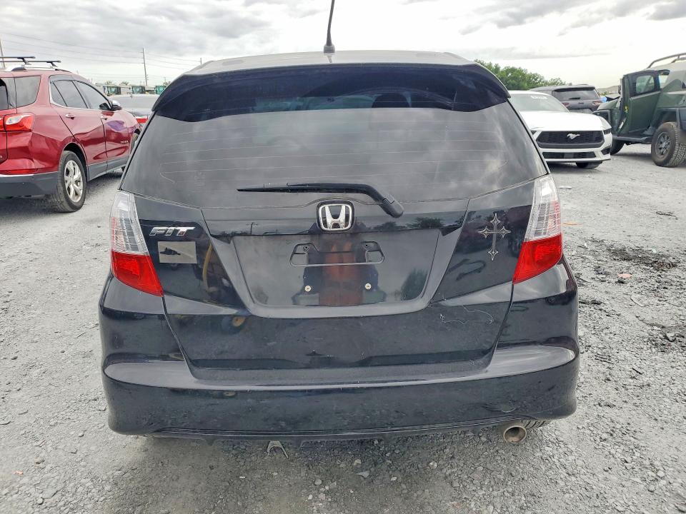 56143356 :رقم المزاد ، JHMGE8H59DC022368 vin ، 2013 Honda Fit مزاد بيع