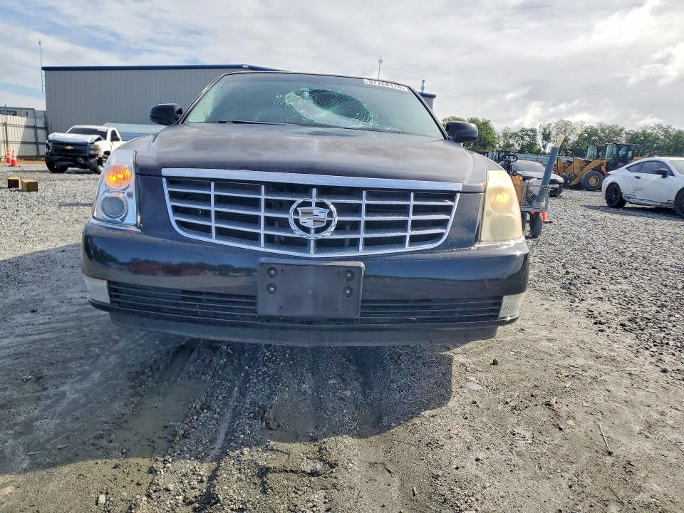 57728176 :رقم المزاد ، 1G6KD57YX7U213761 vin ، 2007 Cadillac Dts مزاد بيع