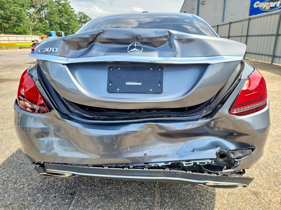 55712646 :رقم المزاد ، W1KWF8DB5MR618750 vin ، 2021 Mercedes-benz C مزاد بيع