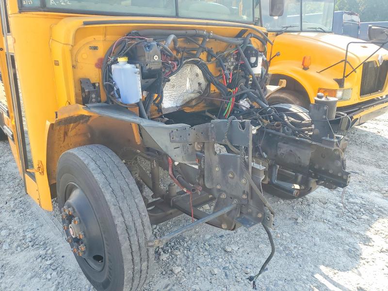 53868646 :رقم المزاد ، 4UZAAWCS86CV56237 vin ، 2006 Freightliner Chassis مزاد بيع