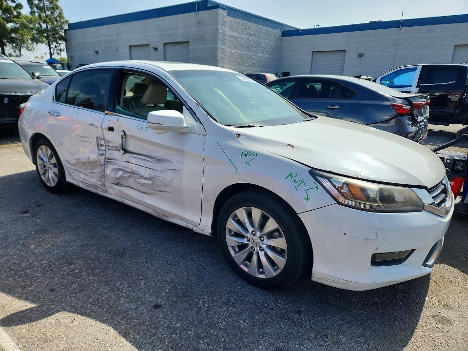 55426276 :رقم المزاد ، 1HGCR2F8XFA244237 vin ، 2015 Hond Accord مزاد بيع