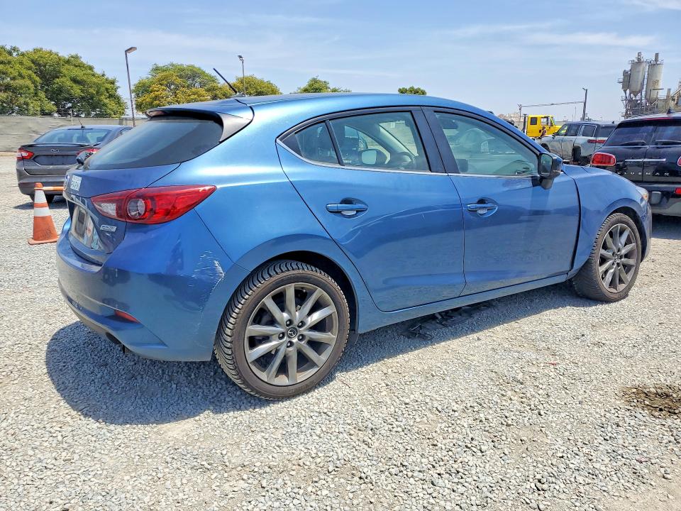 Продажа на аукционе авто 2018 Mazda 3, vin: 3MZBN1L30JM176578, номер лота: 55428736