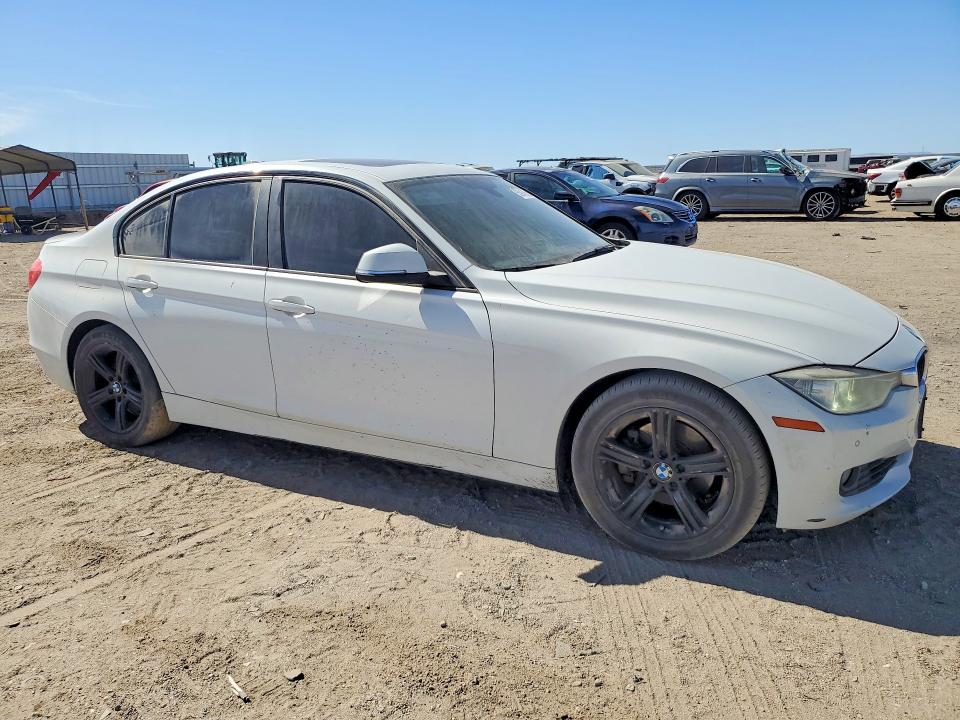 55943656 :رقم المزاد ، WBA3C1C56FK119232 vin ، 2015 Bmw 328 مزاد بيع