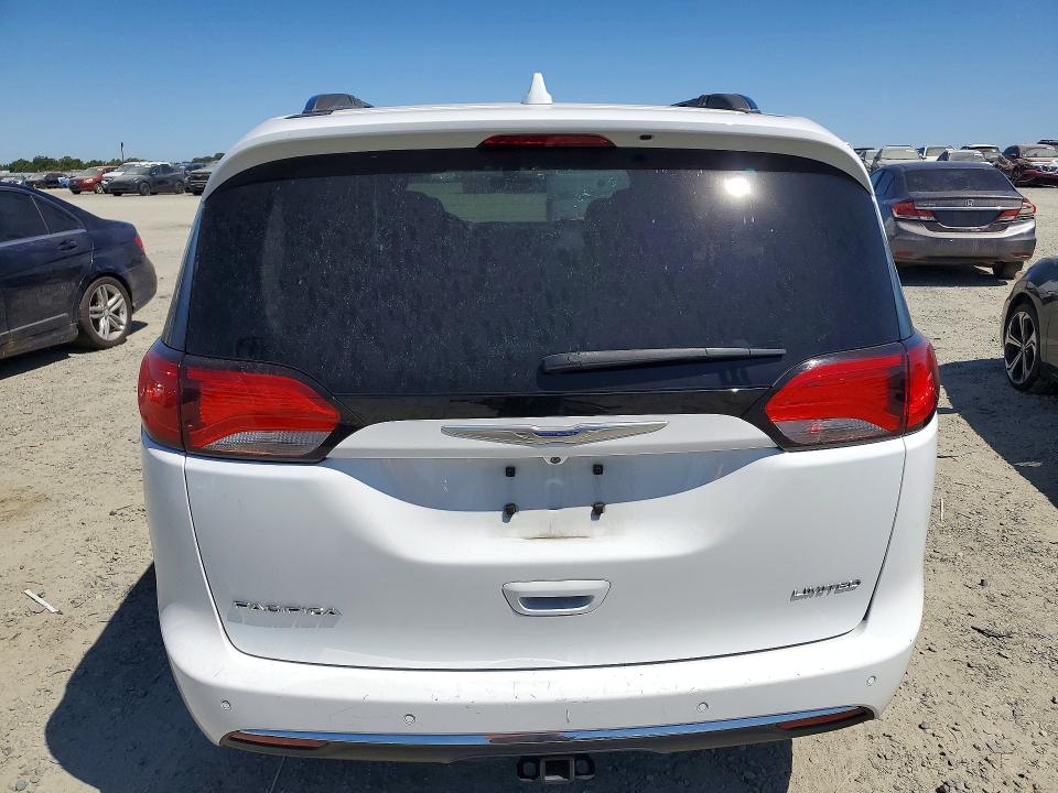 58449616 :رقم المزاد ، 2C4RC1GG3JR352987 vin ، 2018 Chrysler Pacifica مزاد بيع