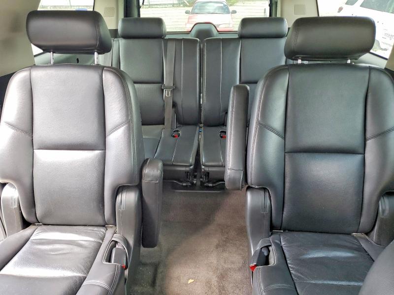 2010 Chevrolet Suburban მანქანა იყიდება აუქციონზე, vin: 1GNUKKE33AR252081, აუქციონის ნომერი: 58547836