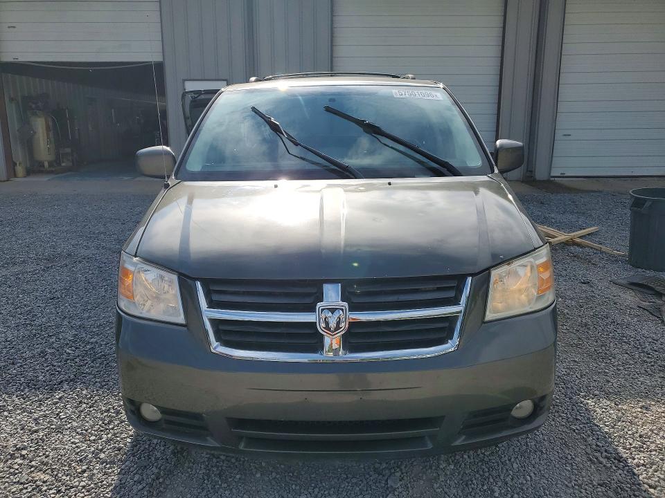 57501096 :رقم المزاد ، 2D4RN5D14AR261196 vin ، 2010 Dodge Grand Caravan مزاد بيع