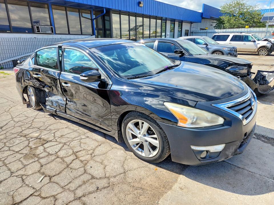 2015 Nissan Altima მანქანა იყიდება აუქციონზე, vin: 1N4AL3AP2FN893993, აუქციონის ნომერი: 57894306