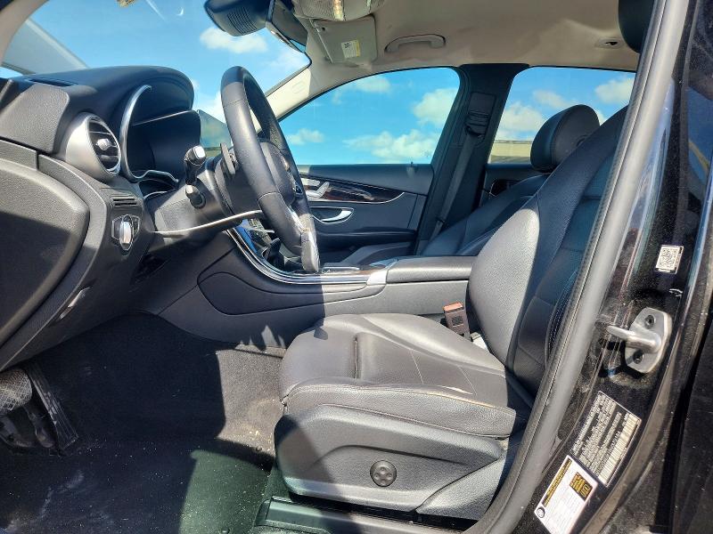 56570906 :رقم المزاد ، W1N0G8DB1NV373184 vin ، 2022 Mercedes-benz Glc مزاد بيع