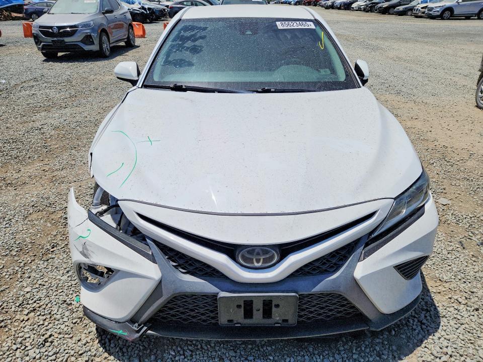 85623465 :رقم المزاد ، 4T1G11AK0LU906112 vin ، 2020 Toyota Camry مزاد بيع