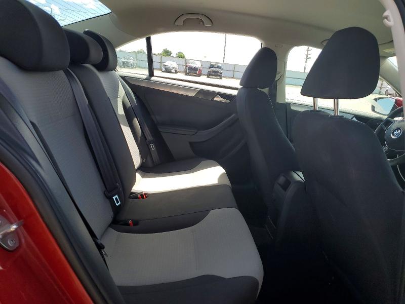 56701436 :رقم المزاد ، 3VW2B7AJ4HM389928 vin ، 2017 Volkswagen Jetta مزاد بيع