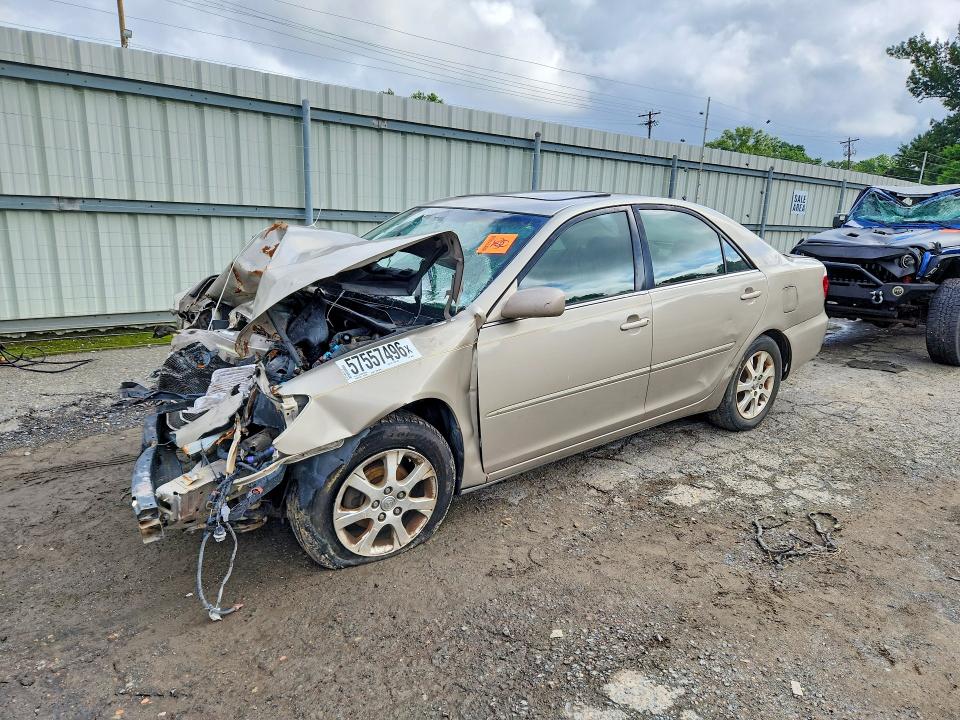 57557496 :رقم المزاد ، 4T1BE30K55U586252 vin ، 2005 Toyota Camry مزاد بيع