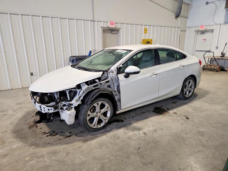 57679226 :رقم المزاد ، 1G1BF5SM9J7127111 vin ، 2018 Chevrolet Cruze مزاد بيع