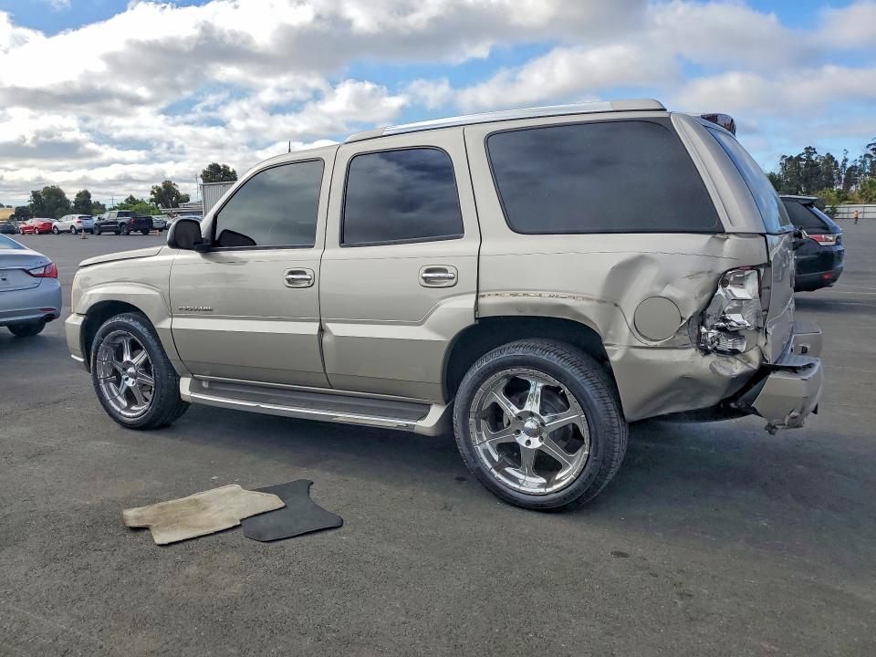2004 Cadillac Escalade მანქანა იყიდება აუქციონზე, vin: 1GYEK63N94R180701, აუქციონის ნომერი: 56335896