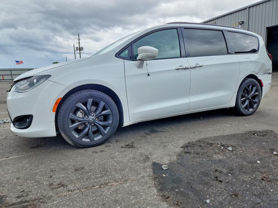 2019 Chrysler Pacifica მანქანა იყიდება აუქციონზე, vin: 2C4RC1BG6KR574433, აუქციონის ნომერი: 58188316