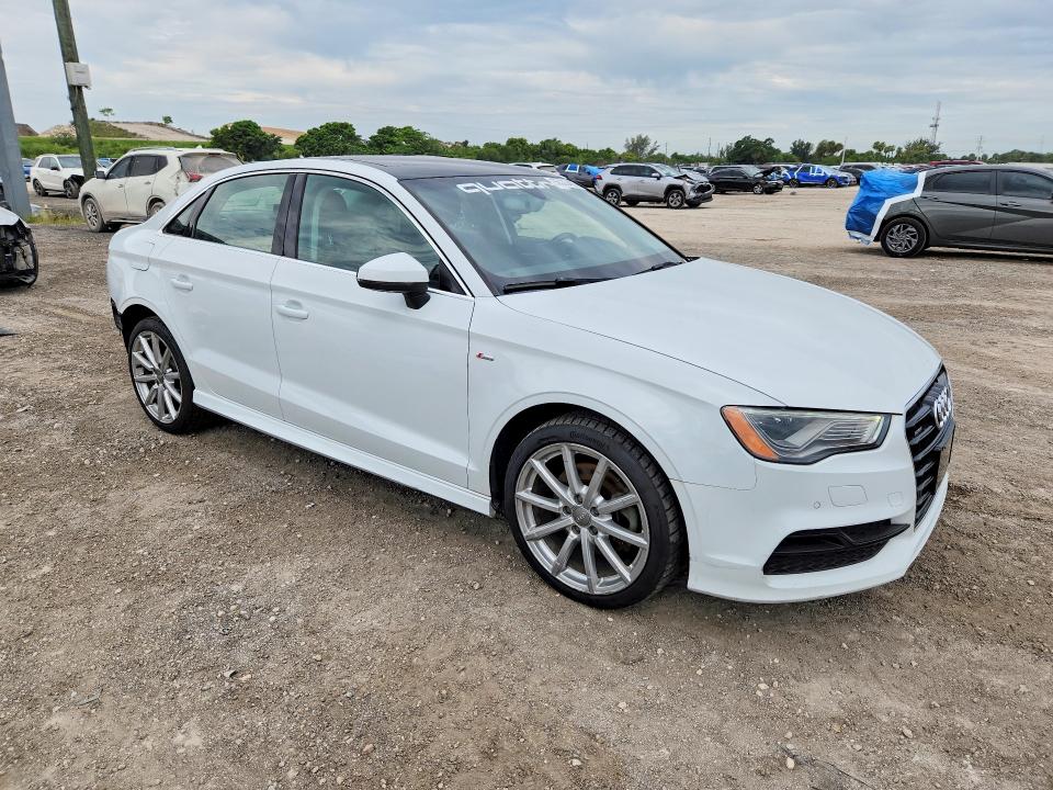 Продажа на аукционе авто 2015 Audi A3, vin: WAUKFHFF3F1021622, номер лота: 56333406