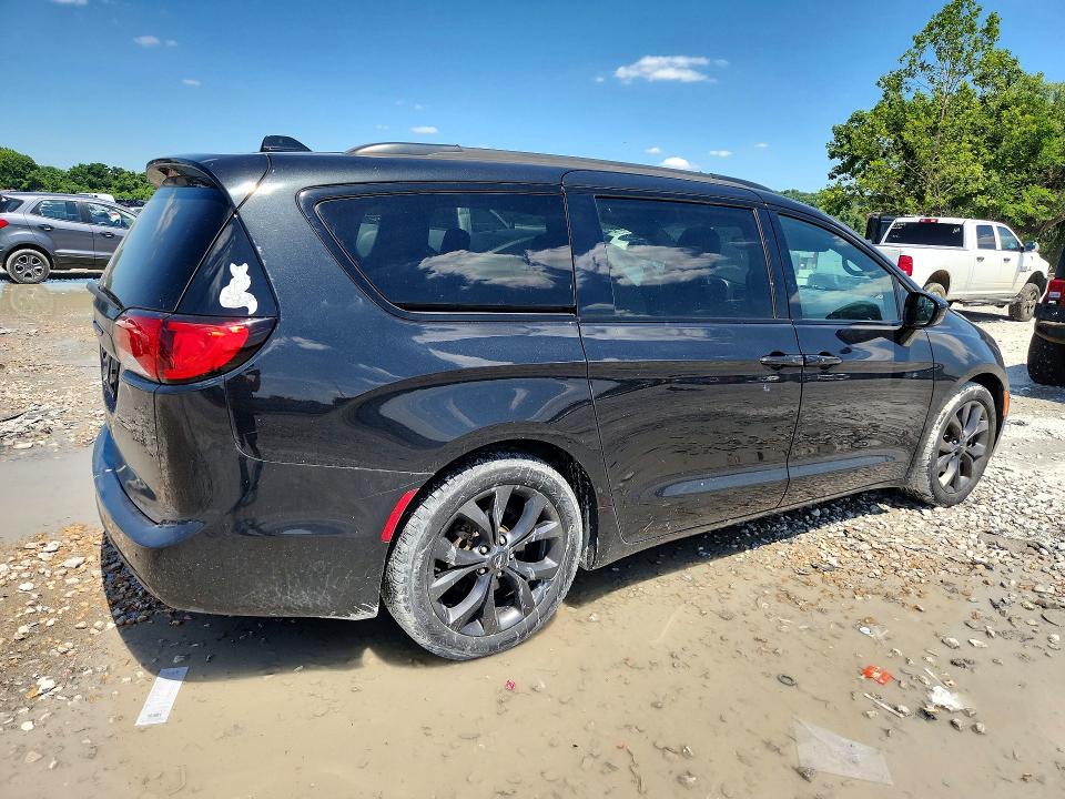 Продажа на аукционе авто 2018 Chrysler Pacifica, vin: 2C4RC1EG7JR168249, номер лота: 55351556