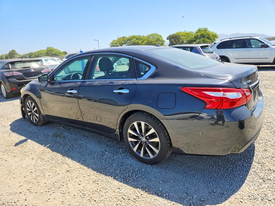 2017 Nissan Altima მანქანა იყიდება აუქციონზე, vin: 1N4AL3AP7HC187567, აუქციონის ნომერი: 58218396