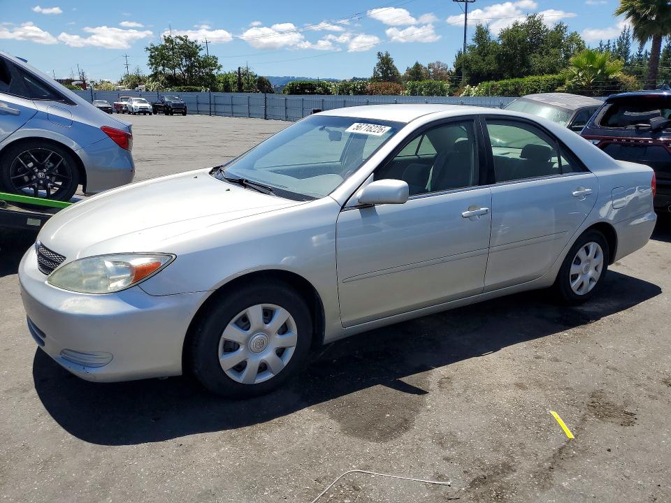 56716226 :رقم المزاد ، 4T1BE32K63U715643 vin ، 2003 Toyota Camry مزاد بيع