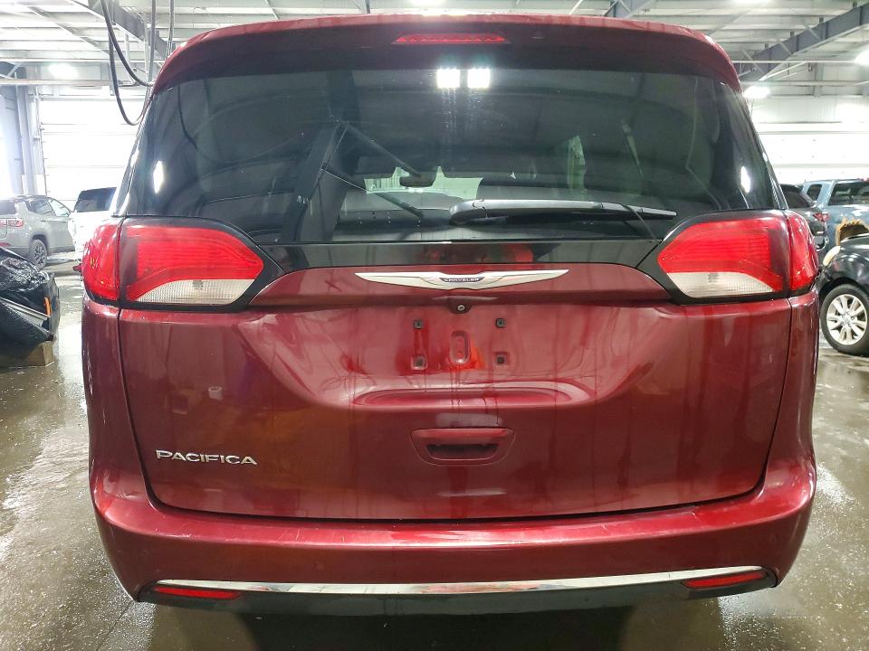 55549246 :رقم المزاد ، 2C4RC1BGXJR116182 vin ، 2018 Chrysler Pacifica مزاد بيع