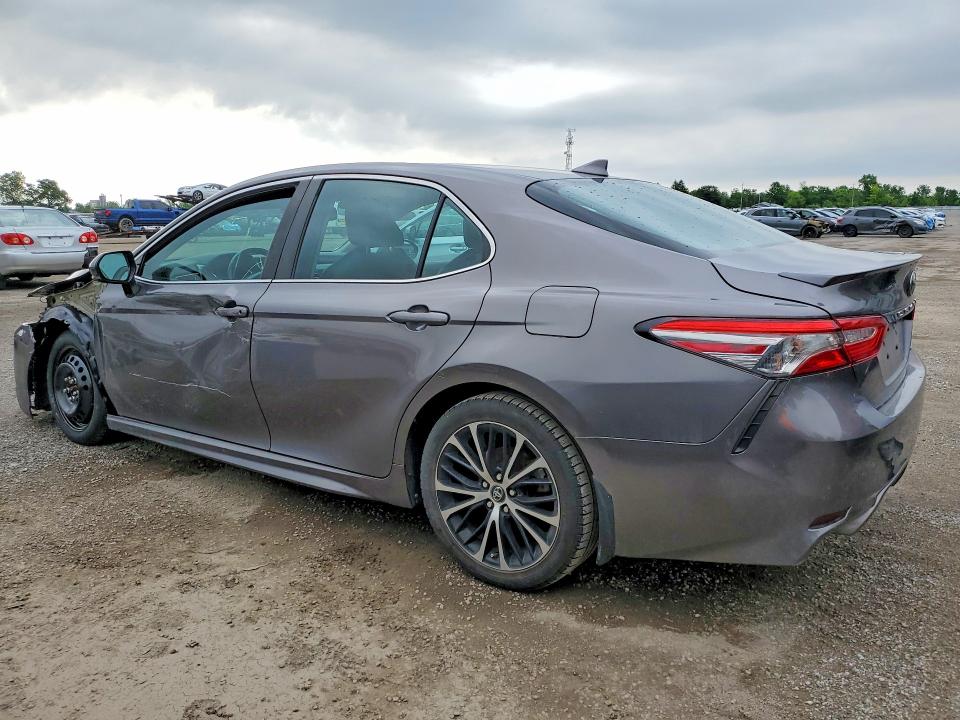 56429046 :رقم المزاد ، 4T1B11HK1KU247410 vin ، 2019 Toyota Camry مزاد بيع